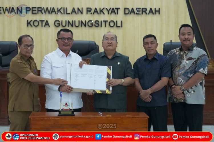 Wali Kota dan Wakil Wali Kota Gunungsitoli Hadiri Rapat Paripurna Penandatanganan Nota Kesepakatan Perubahan APBD 2025