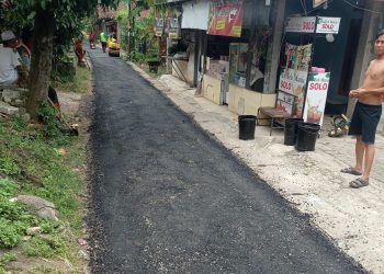 Tak Mengaku Sebagai Pelaksana, Sekdes Pagedangan Diduga Membekingi Proyek Hotmix