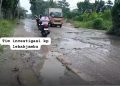 Jalan Rusak Dan Berlobang Akibat Muatan Mobil truk Melebihi Tonase Dan Becek