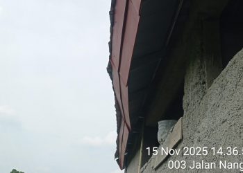 Waduh Atap Bangunan Nyaris Roboh, Revitalisasi SDN Caringin 3 Diduga Gunakan Bahan Material Berkualitas Buruk