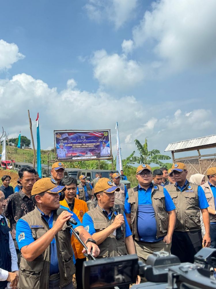 BRI Dukung Program Makan Bergizi Dalam Acara Bakti Sosial Bersama Alumni AAL 1996 “Moro Saka”