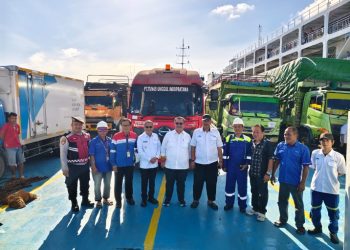 Bupati Nias Bersama Walikota Gunungsitoli Tinjau Kapal Pembawa Gas LPG