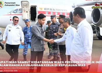 BUPATI NIAS SAMBUT KEDATANGAN WAKIL PRESIDEN REPUBLIK INDONESIA DI KEPULAUAN NIAS