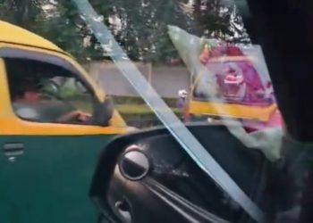 Diduga Sebabkan Kemacetan di Flyover PLN Cikokol, Angkot Ngetem Dikeluhkan Warga