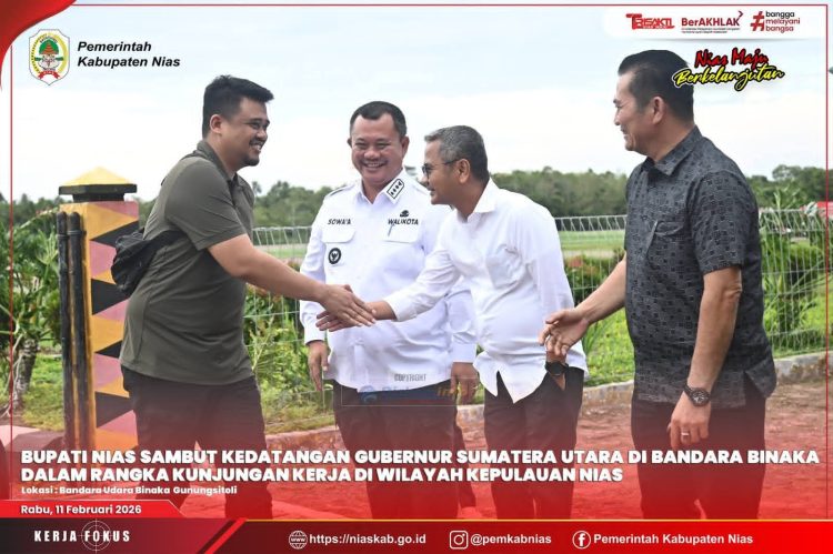 BUPATI NIAS SAMBUT KEDATANGAN GUBERNUR SUMATERA UTARA DI BANDARA BINAKA
