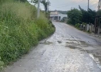 Diduga Jalan Pasiroko Dan Lebak Jambu Rusak Parah Akibat Adanya Galian Tamabng Pasir Yang Muatan nya Melibihi Tonase