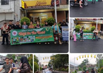 Sadulur Sahate Purwakarta Gelar Aksi Berbagi Takjil On The Road di Depan Outlet Abona 2