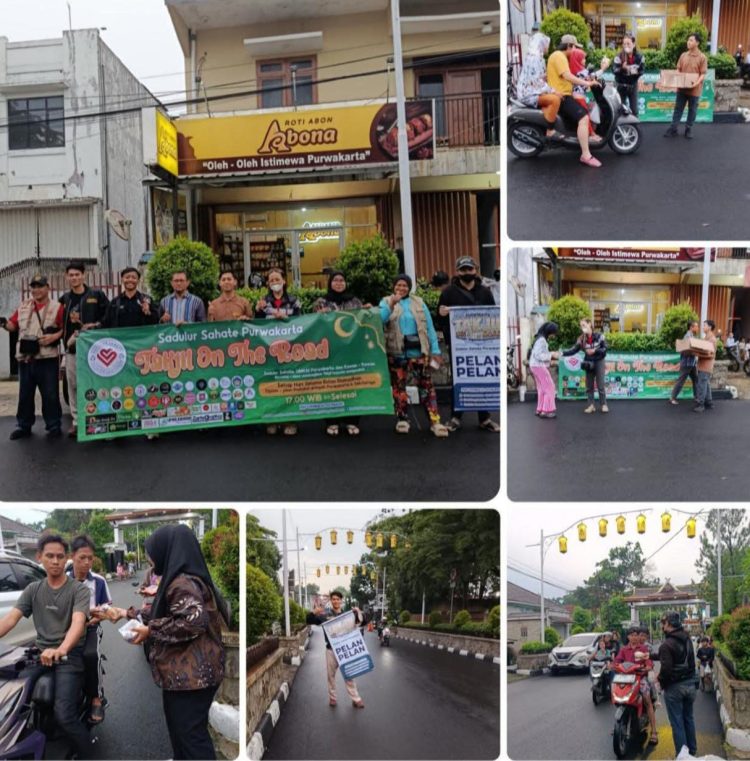 Sadulur Sahate Purwakarta Gelar Aksi Berbagi Takjil On The Road di Depan Outlet Abona 2