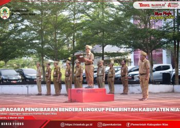 Staf Ahli Bupati Nias Bidang Pembangunan, Ekonomi dan Keuangan Jadi Pembina Upacara di Nias