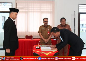 Sekda Kota Gunungsitoli Melantik dan Mengambil Sumpah/Janji Jabatan PNS di Lingkungan Pemerintah Kota Gunungsitoli