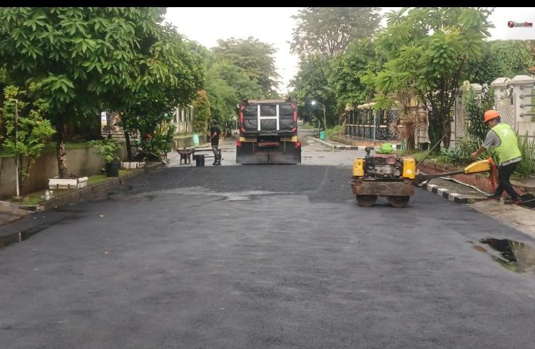 Tegas, Hotmix di Bencongan Indah Diduga Dikorupsi Penyedia Jasa, Camat Kelapa Dua Akan Segera Kroscek dan Evaluasi