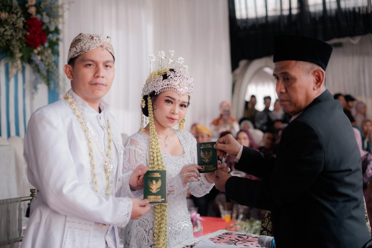 Dua Hati Menjadi Satu, Kisah Cinta Ilham & Karina Berakhir Bahagia Dipelaminan