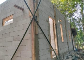 Dugaan Ketidaktransparanan Harga Material Program Bedah Rumah di Kampung Pawela Disorot, Warga Minta Keterbukaan