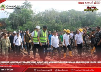GUBERNUR SUMUT BERSAMA BUPATI NIAS MENINJAU LOKASI RENCANA RELOKASI SMK NEGERI 1 GIDO