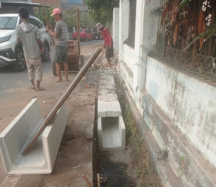 Takut Kecurangannya Dipublikasi, Pelaksana Proyek U-Ditch di Pagedangan Memilih Bungkam dan Blokir Nomor Wartawan