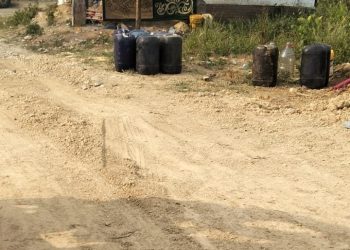 Kandang Ayam Pedaging Di Desa Parakanbeusi Diduga Belum Kantongi Izin, Namun Sudah Lama Beroperasi — Diduga Milik Oknum Dewan Inisial TN Dan Kita Konfirmasi Insial TJN lebih memilih bungkam