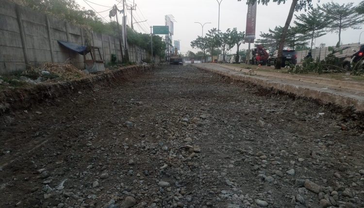 Lapis Pondasi Bawah Peningkatan Jalan Jatake Babakan Diduga Tidak Maksimal, Ketebalan Agregat Kurang dari Ukuran Standar