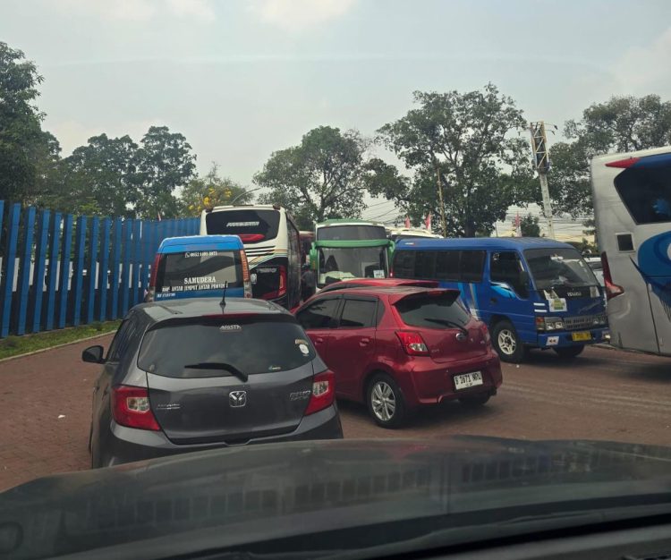 Manasik Haji Anak TK di Asrama Haji Dikeluhkan Warga, Akses Jalan Tersendat